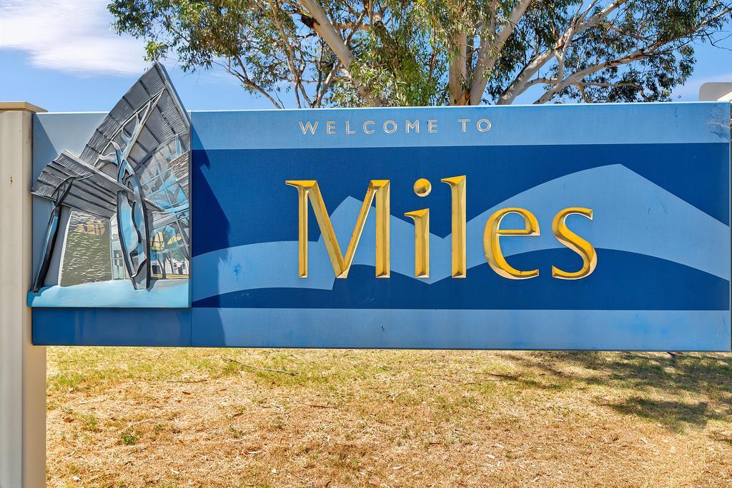 Swagsman Motel Miles エクステリア 写真